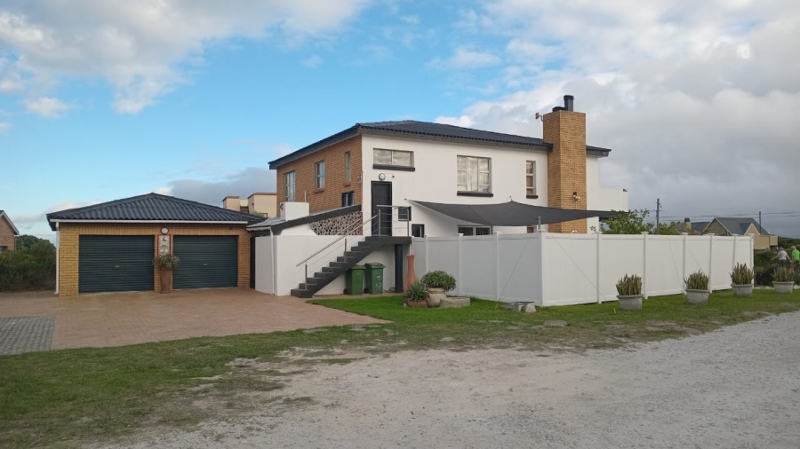 4 Bedroom Property for Sale in Bettys Bay Western Cape
